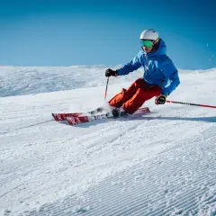 Gdzie można jeździć na snowboardzie? Najlepsze miejsca w Polsce i za granicą
