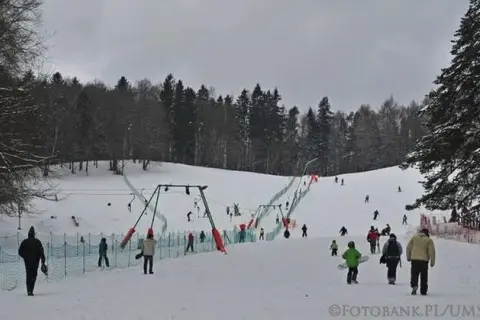 Stoki narciarskie w Trójmieście: gdzie znaleźć najlepsze trasy?
