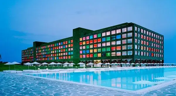 Czym się różni hotel od motelu? Kluczowe różnice, które musisz znać