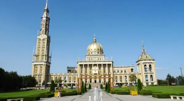 Licheń atrakcje: odkryj najpiękniejsze miejsca w Licheniu Starym