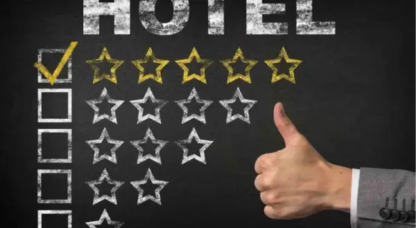 Za co hotel dostaje gwiazdki? Odkryj tajemnice ocen hotelowych