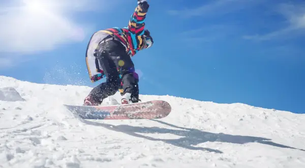 Idealny strój na snowboard: unikaj błędów i wybierz najlepsze ubrania