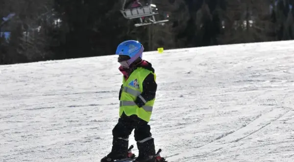 Od kiedy uczyć dziecko jazdy na snowboardzie, aby uniknąć frustracji?